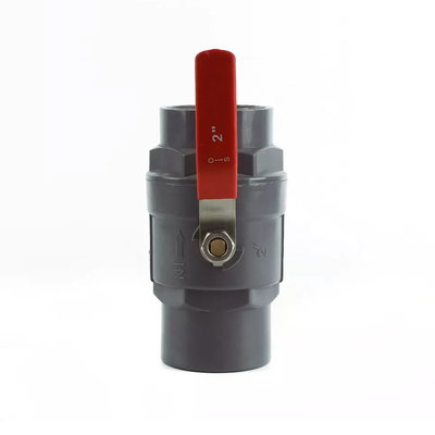 Valves inoxydables en deux pièces grises de PVC de poignée de robinet à tournant sphérique d'UPVC