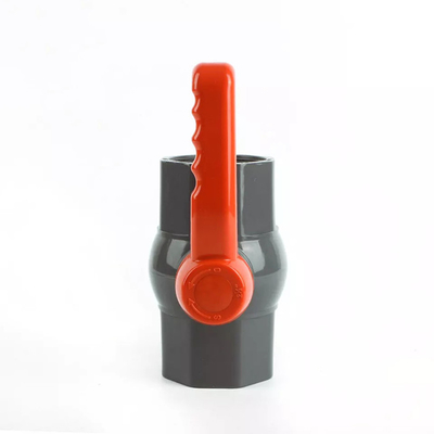 Robinet à tournant sphérique octogonal de PVC UPVC pour le système d'irrigation de terres cultivables