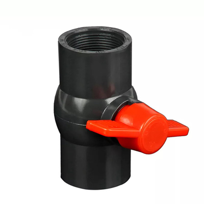 Valve agricole en plastique d'irrigation PVC fileté 1 par pouce de robinet à tournant sphérique