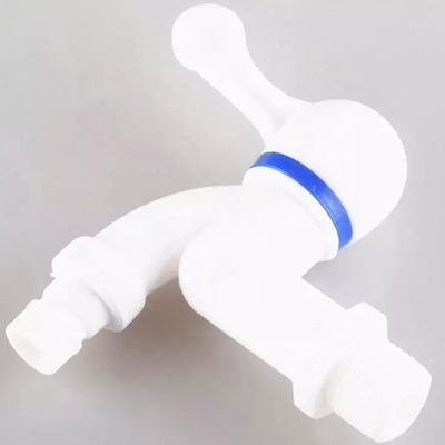 PVC en plastique non toxique de robinet d'eau à la poignée simple de robinet extérieur