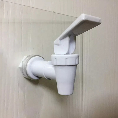 Broche en plastique sanitaire de tuyau d'arrosage de PVC de robinet d'eau de PVC de toilette