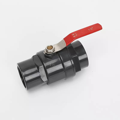 Les solides solubles rouges manipulent le robinet à tournant sphérique en plastique du robinet à tournant sphérique de PVC 63mm plein 150PSI