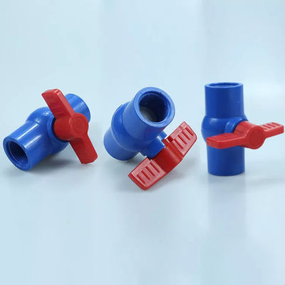 Le système d'irrigation de ferme PVC a coupé le milieu à hautes températures de valve