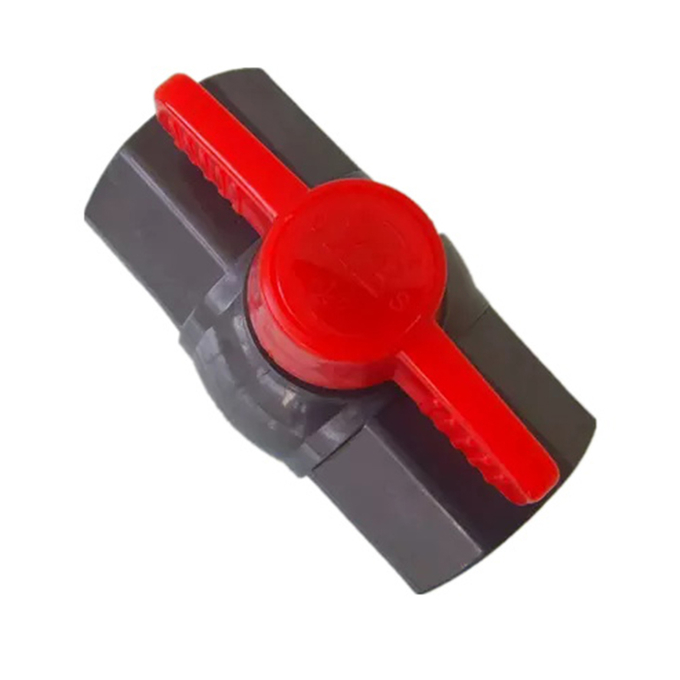 Spécialisation dans la production du robinet à tournant sphérique octogonal de PVC de long fil interne de poignée 0