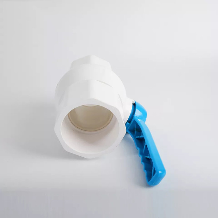 Manière américaine du robinet à tournant sphérique de contrat de PVC de robinet à tournant sphérique de la norme 1 UPVC un
