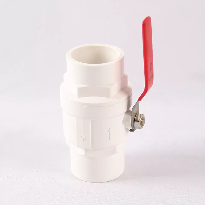 Robinet à tournant sphérique en plastique d'irrigation en deux pièces de PVC avec la poignée d'acier inoxydable
