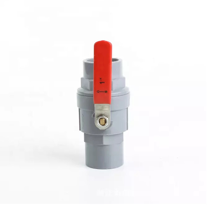 Valve bidirectionnelle en deux pièces en plastique blanche d'irrigation de PVC de robinet à tournant sphérique d'UPVC