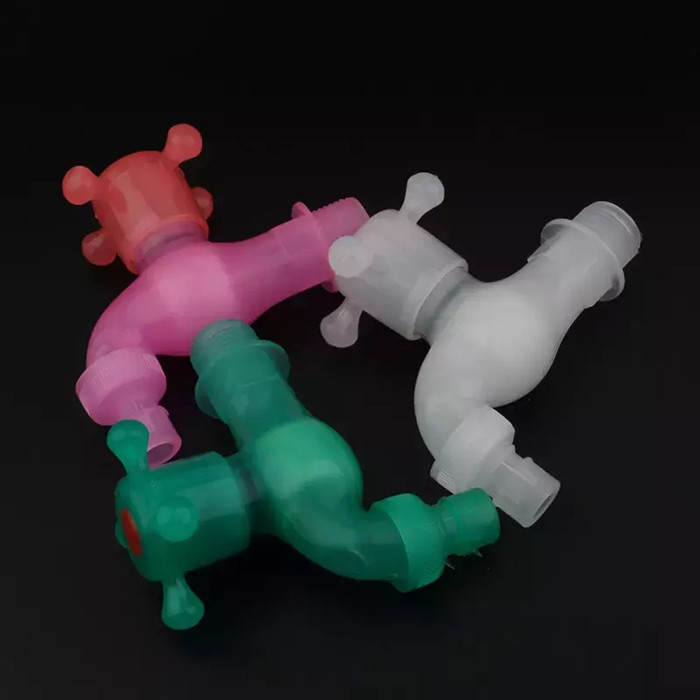 Robinet extérieur en plastique d'eau du robinet en plastique de jardin de robinet de PVC pp de cuisine