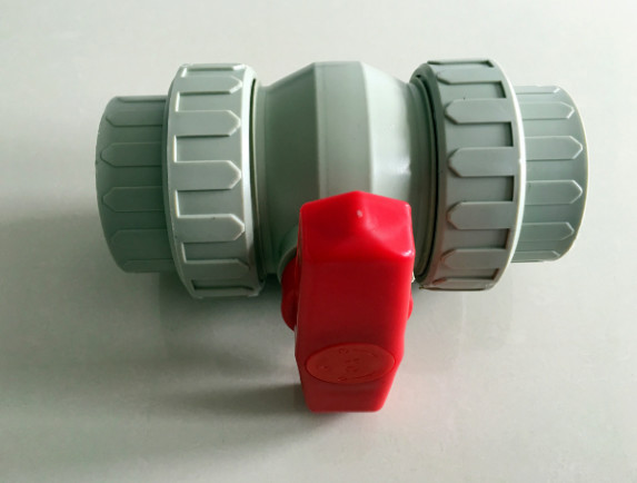Double robinet à tournant sphérique vivant de polypropylène du vert pp de robinet à tournant sphérique de PVC de 20mm